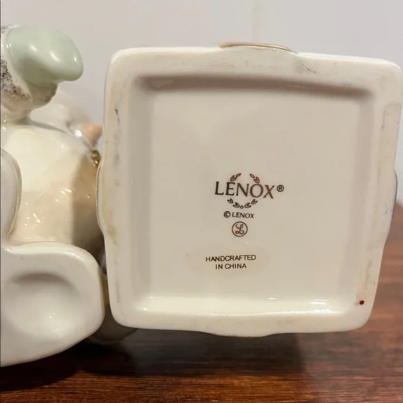 Lenox Festive Snowman with Gold Gift Box Figurine Hinged Gift Opens without Box - Picture 7 of 7